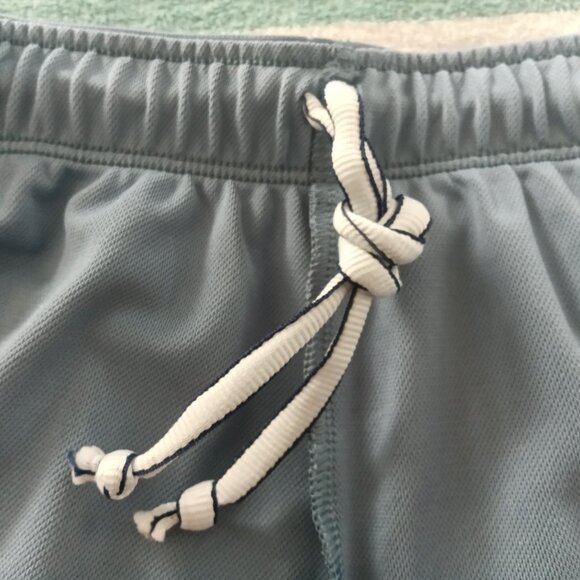 NWOT UNDER ARMOUR GRAY PATTERNED ATHLETIC / GYM SHORTS, SIZE "L" - Picture 8 of 14